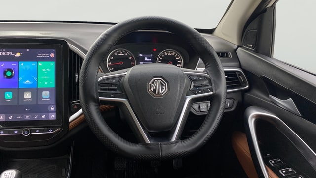 View MG Hector Plus Image 14 Used MG Hector Plus Image 14