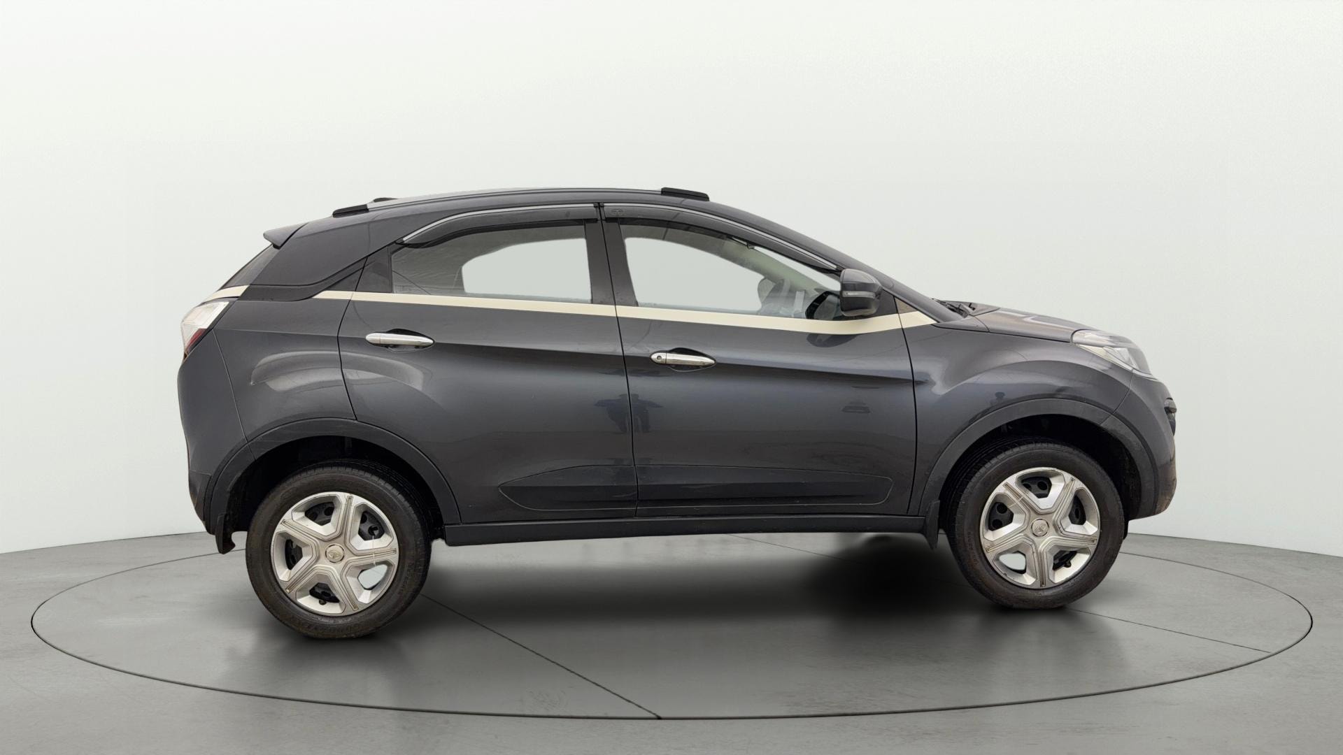 View 2019 Tata Nexon Revotron XZ Image 8 Used 2019 Tata Nexon Revotron XZ Image 8