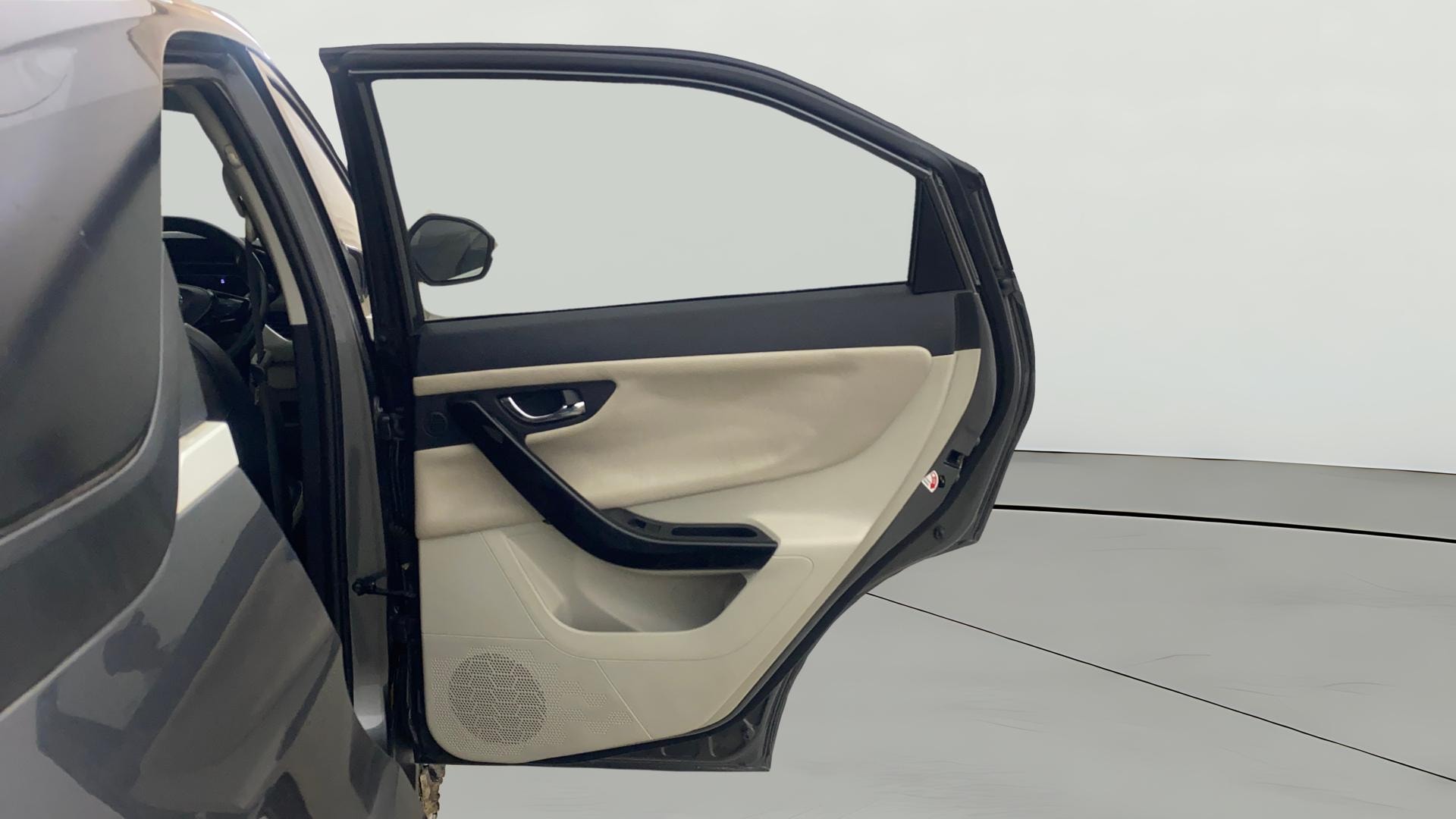 View 2020 Tata Nexon Revotron XE Image 6 Used 2020 Tata Nexon Revotron XE Image 6