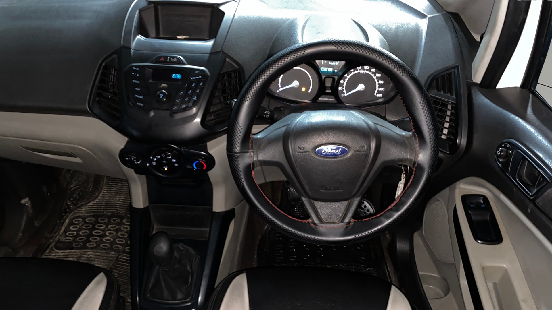 View 2017 Ford EcoSport 1.5 TDCi Diesel Ambiente BS IV Image 20 Used 2017 Ford EcoSport 1.5 TDCi Diesel Ambiente BS IV Image 20