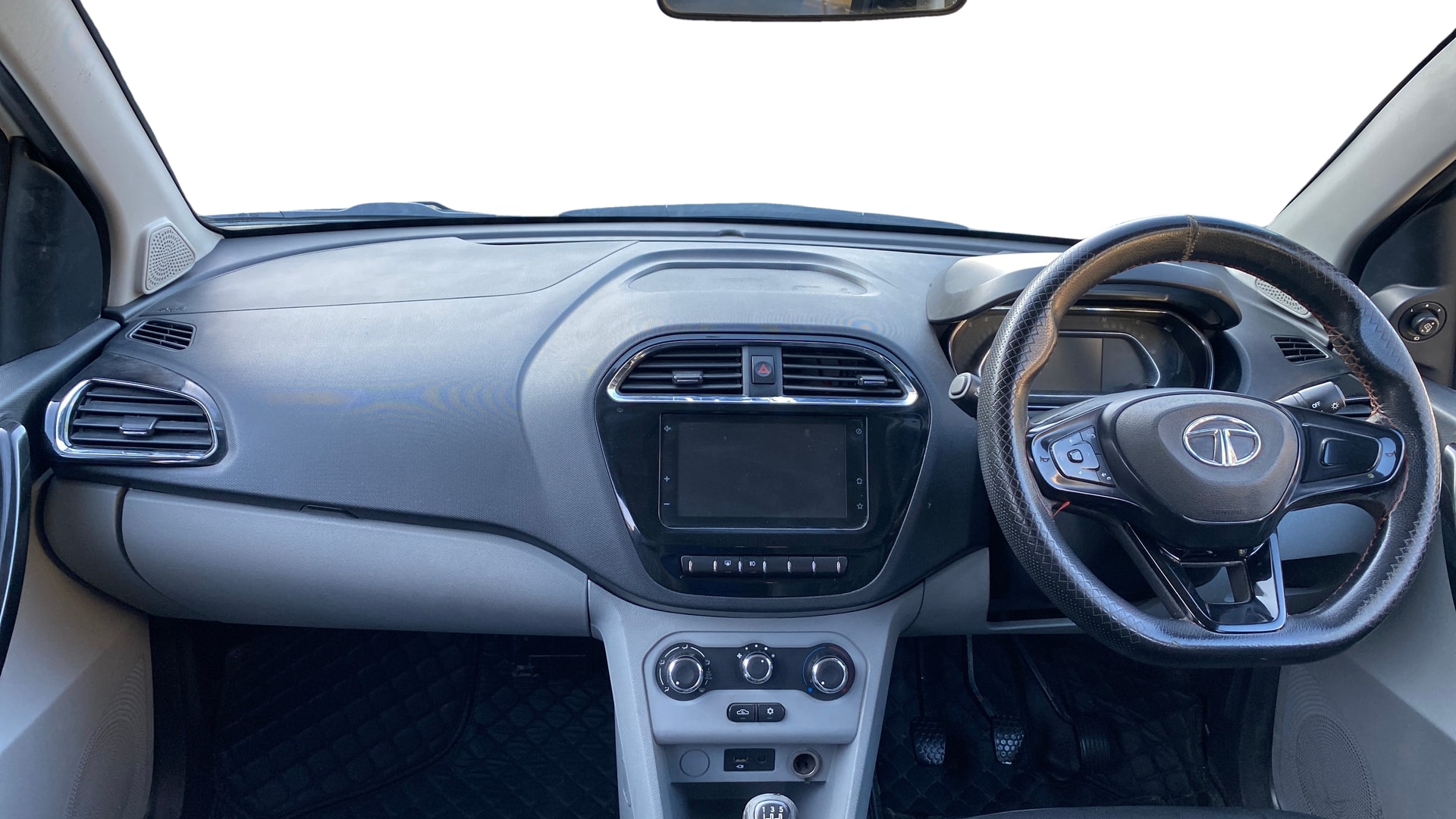 View 2020 Tata Tiago Revotorq XB Image 16 Used 2020 Tata Tiago Revotorq XB Image 16