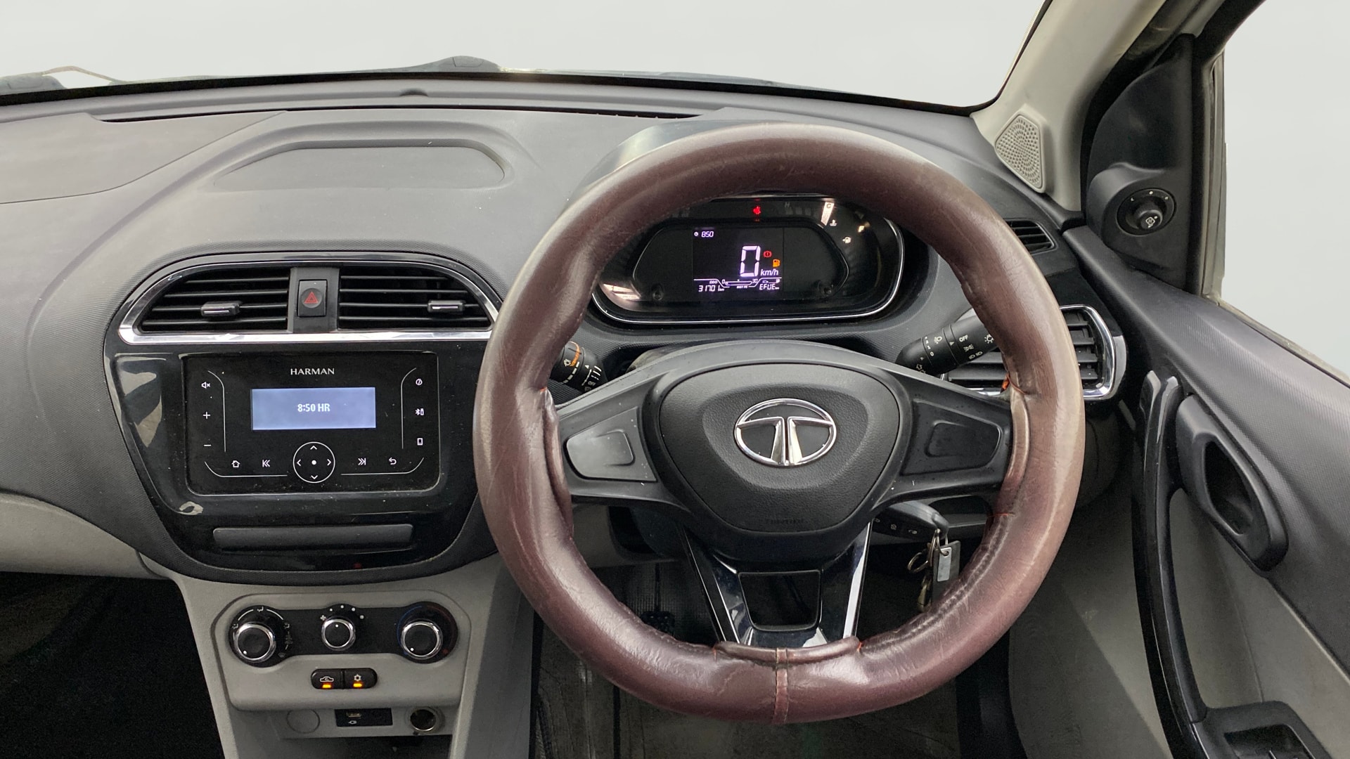 View 2020 Tata Tiago Revotorq XB Image 20 Used 2020 Tata Tiago Revotorq XB Image 20
