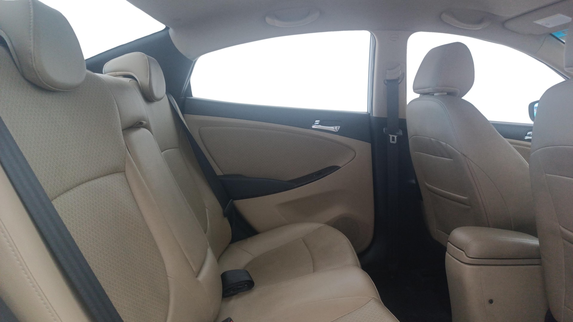 View 2014 Hyundai Fluidic Verna 1.6 VTVT SX Image 35 Used 2014 Hyundai Fluidic Verna 1.6 VTVT SX Image 35