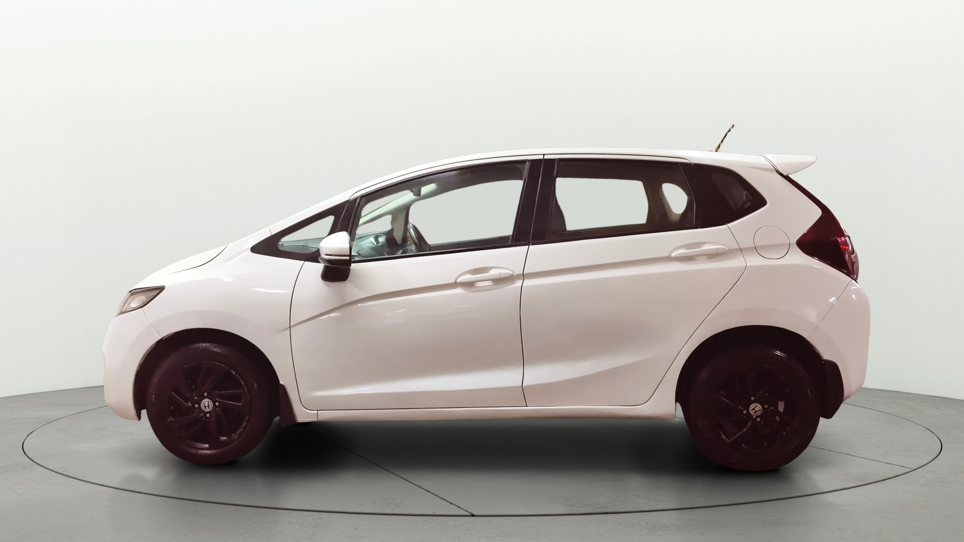 View 2016 Honda Jazz E MT Diesel Image 5 Used 2016 Honda Jazz E MT Diesel Image 5