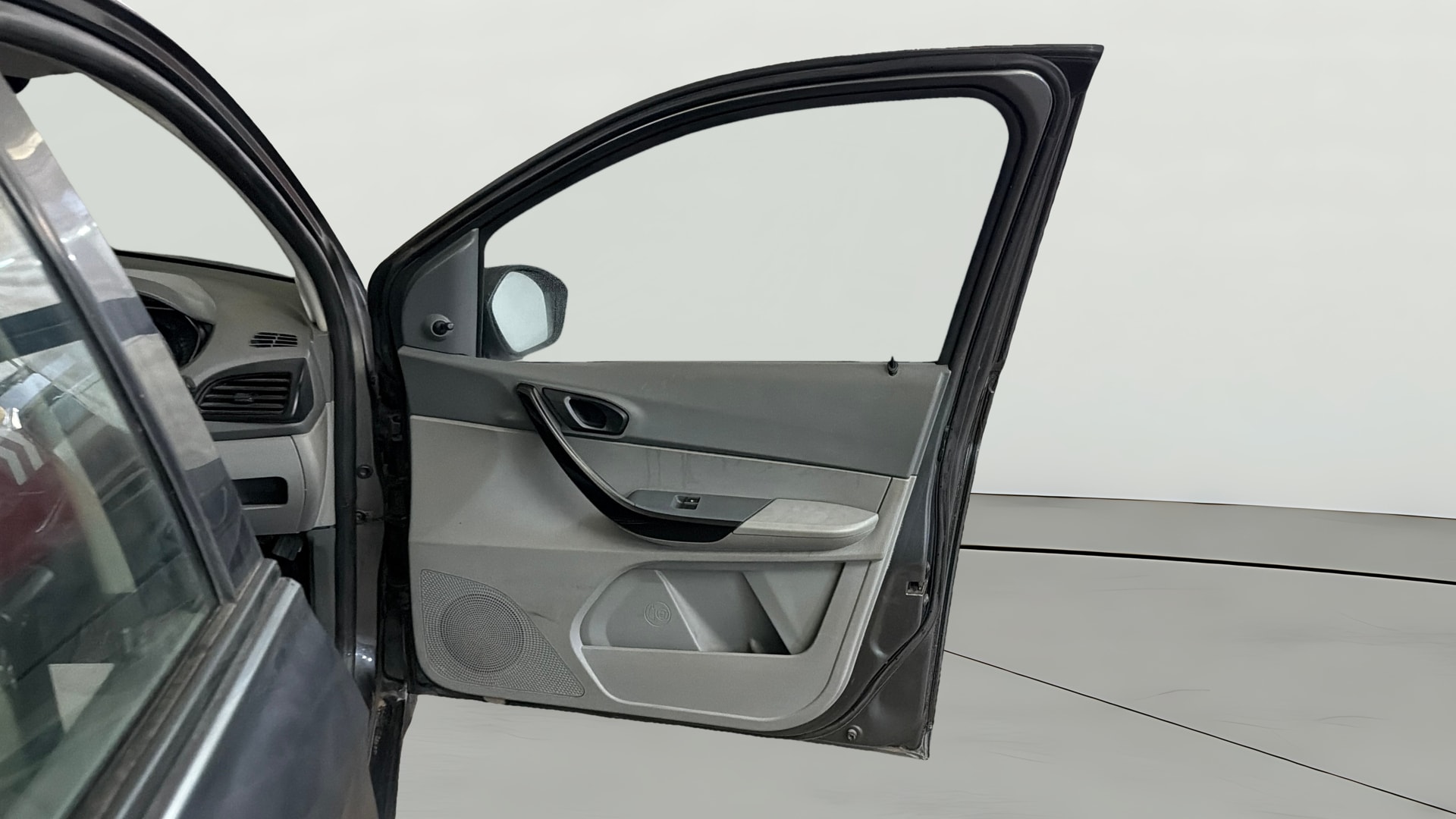 View 2022 Tata Tigor XE Diesel Image 44 Used 2022 Tata Tigor XE Diesel Image 44