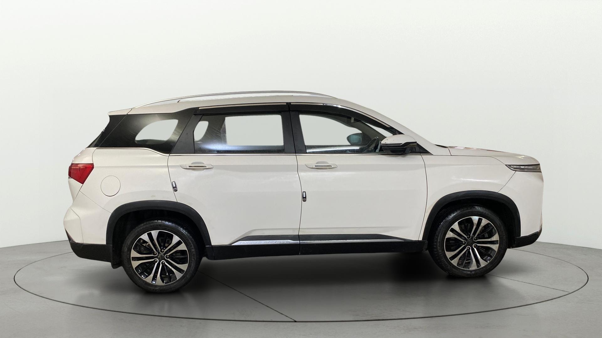 View 2023 MG Hector Plus Sharp Pro 7 Seater Petrol Image 29 Used 2023 MG Hector Plus Sharp Pro 7 Seater Petrol Image 29