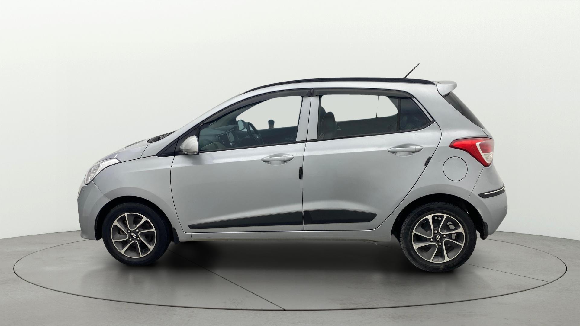 View 2019 Hyundai Grand i10 1.2 Sportz AT Petrol Image 26 Used 2019 Hyundai Grand i10 1.2 Sportz AT Petrol Image 26