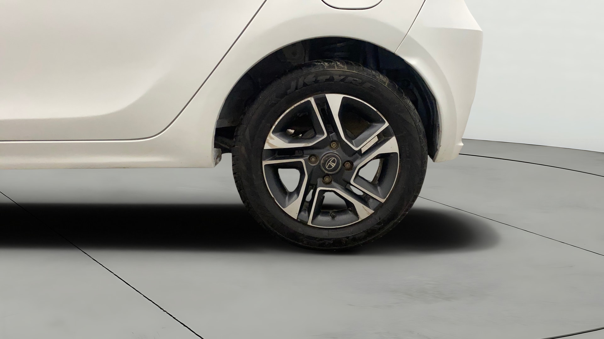 View 2020 Tata Tiago Revotorq XB Image 11 Used 2020 Tata Tiago Revotorq XB Image 11