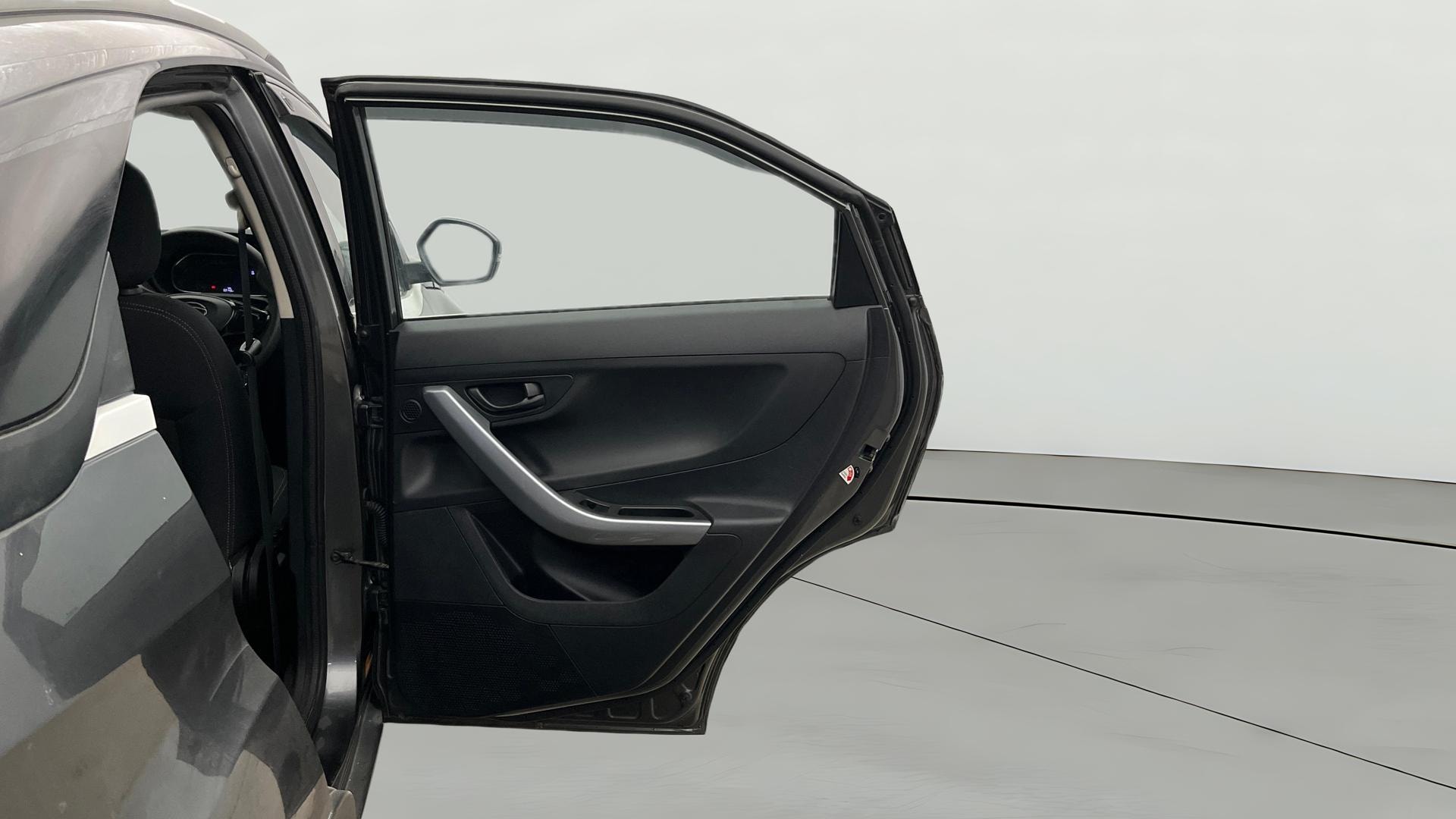 View 2020 Tata Nexon Revotron XM Image 5 Used 2020 Tata Nexon Revotron XM Image 5