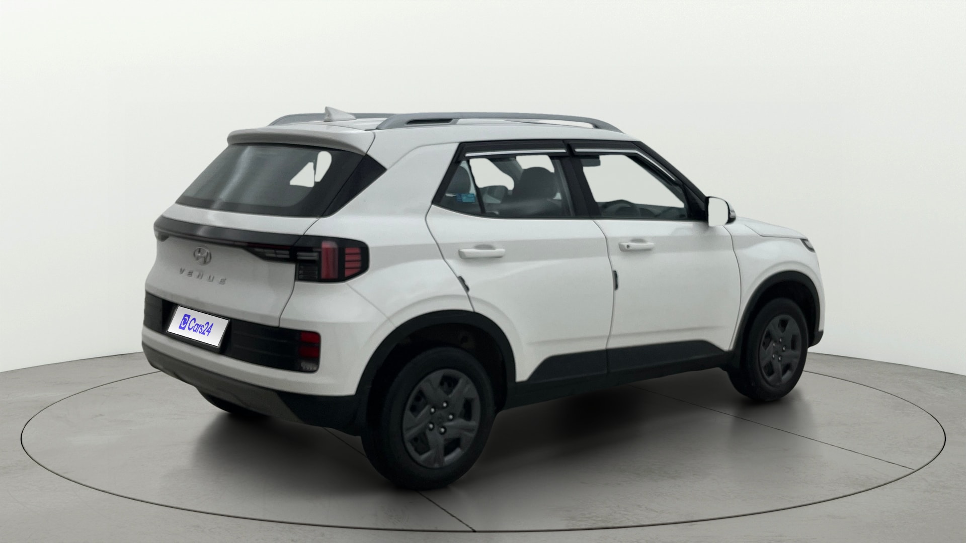 View 2024 Hyundai Venue S(O) Plus 1.2 Petrol MT Image 43 Used 2024 Hyundai Venue S(O) Plus 1.2 Petrol MT Image 43