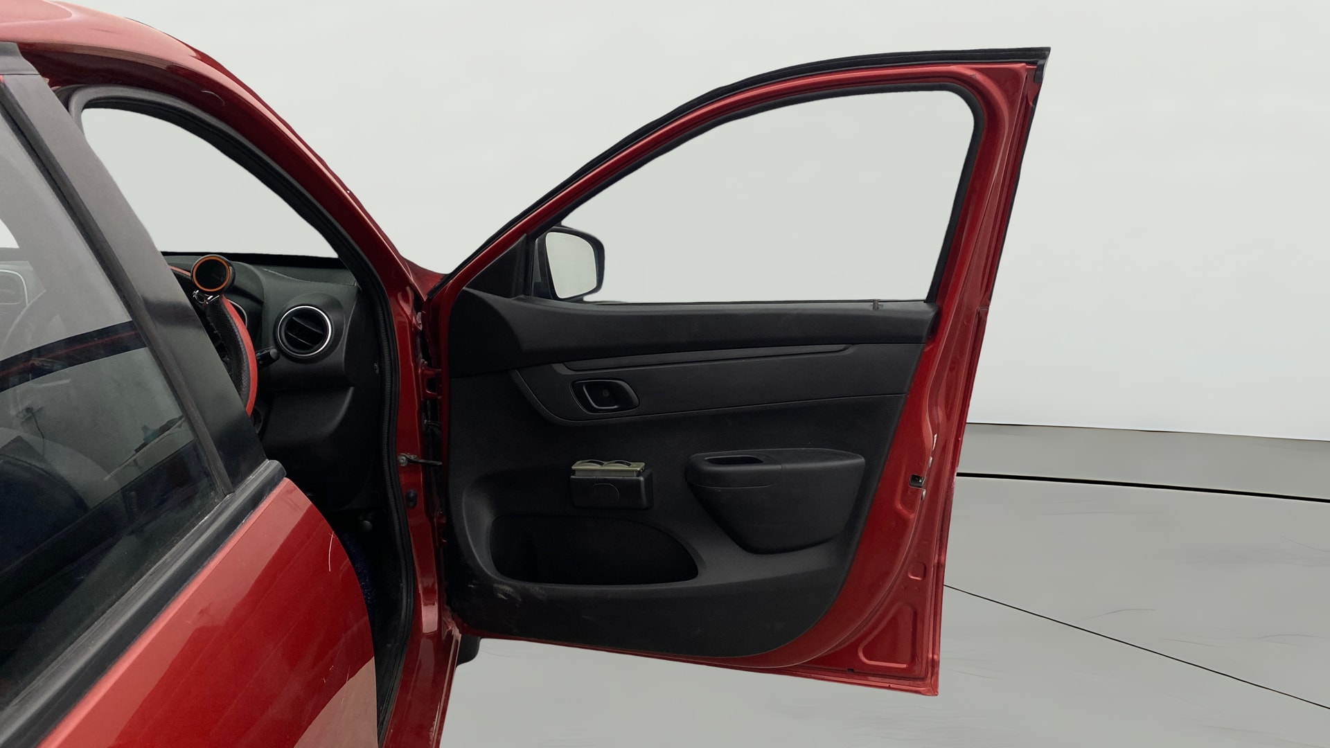 View 2017 Renault Kwid RXT 1.0 Image 43 Used 2017 Renault Kwid RXT 1.0 Image 43