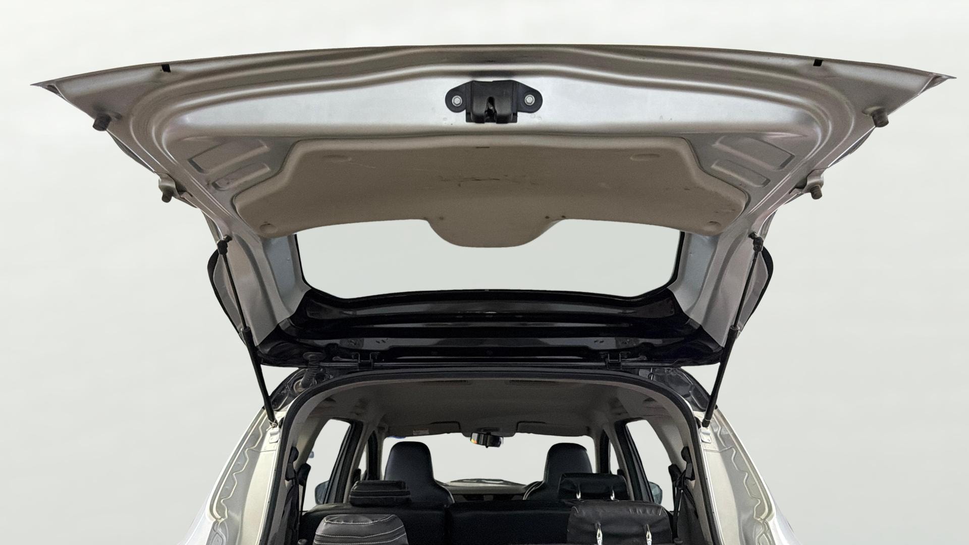 View 2022 Renault Triber RXT Image 17 Used 2022 Renault Triber RXT Image 17