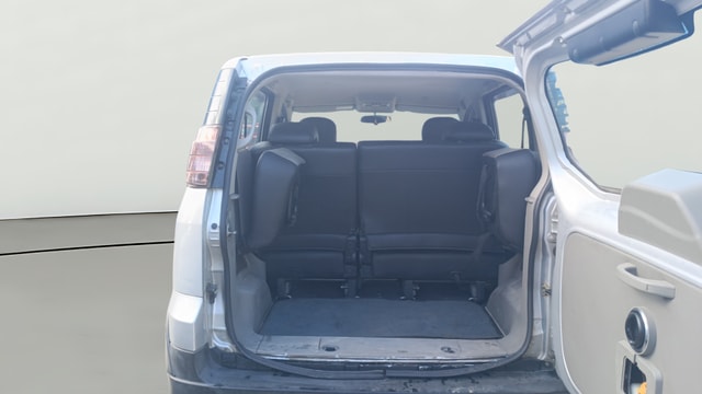 View Mahindra NuvoSport Image 40 Used Mahindra NuvoSport Image 40