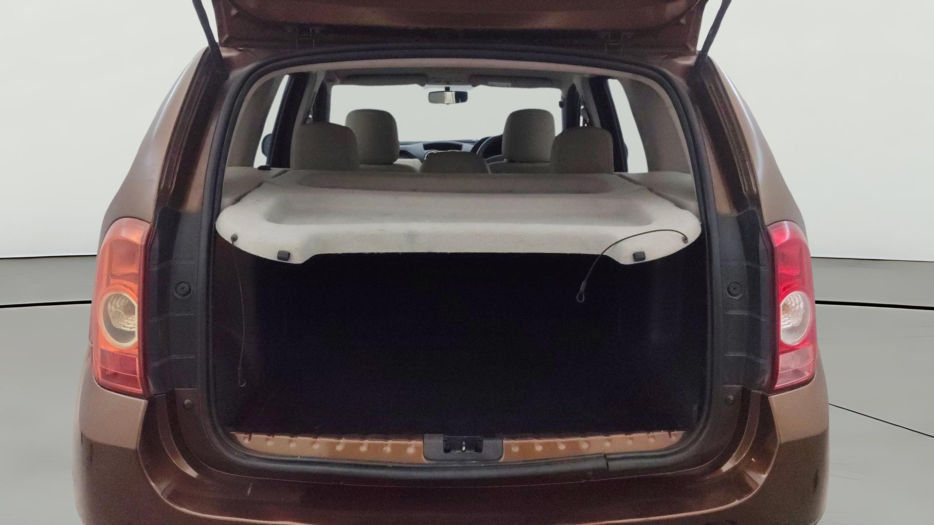 View 2013 Renault Duster Diesel 85PS STD Image 37 Used 2013 Renault Duster Diesel 85PS STD Image 37