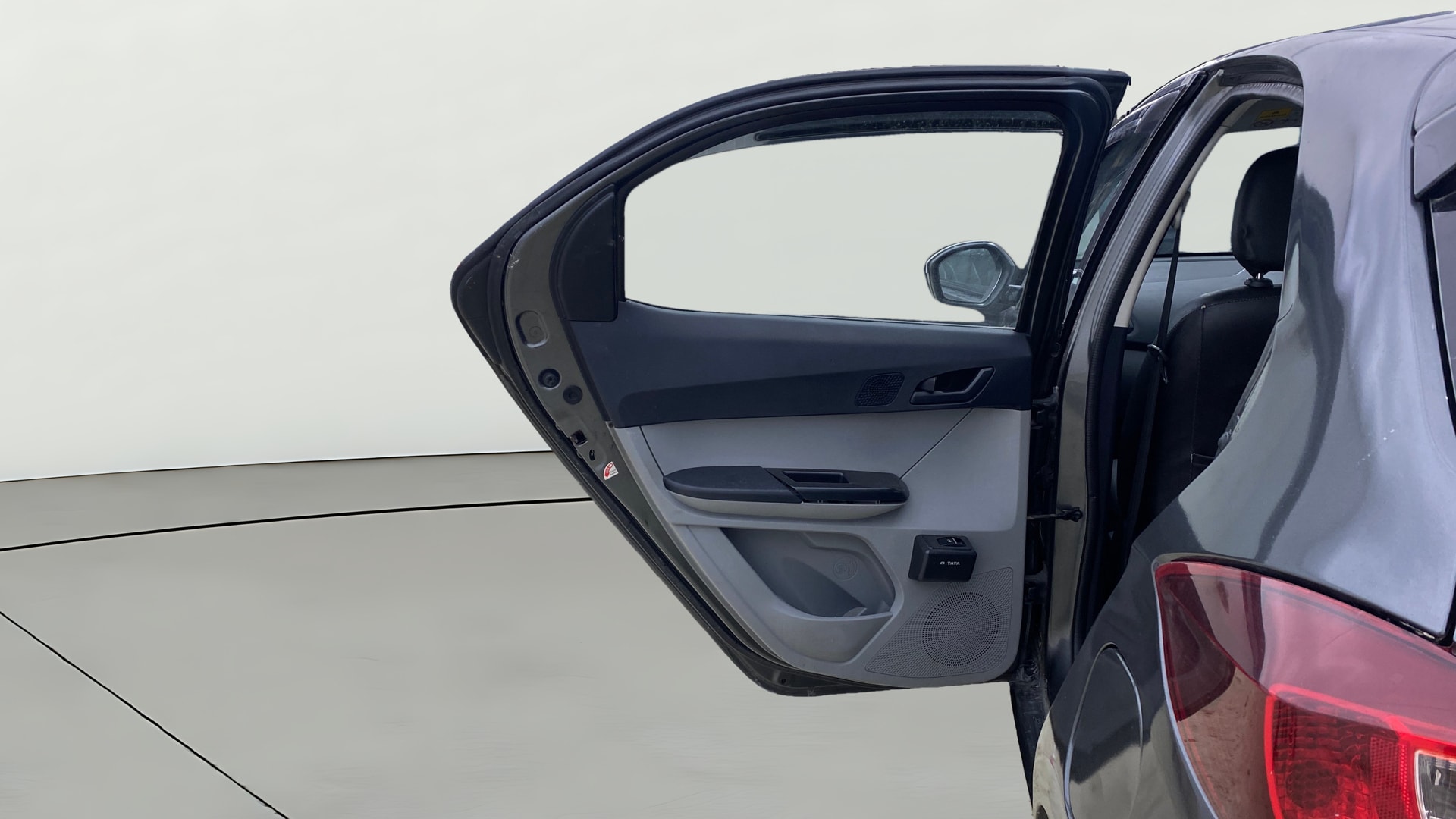 View 2021 Tata Tiago Revotorq XB Image 22 Used 2021 Tata Tiago Revotorq XB Image 22