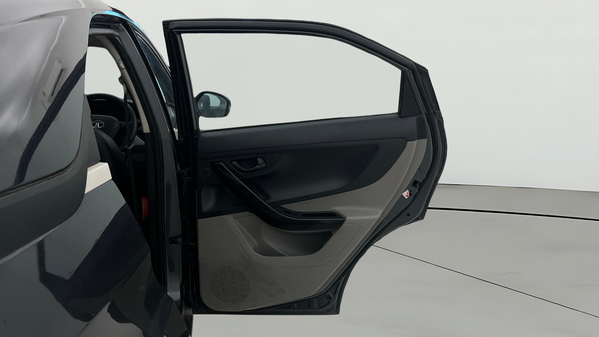 View 2020 Tata Nexon Revotron XMA AMT Image 7 Used 2020 Tata Nexon Revotron XMA AMT Image 7