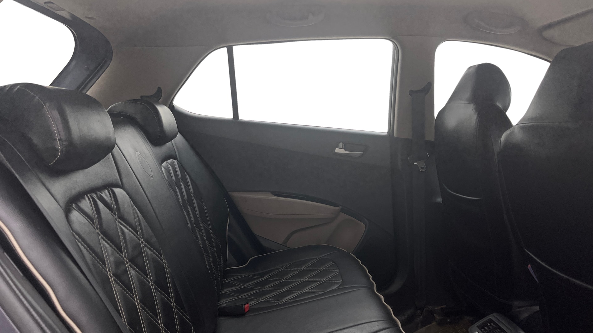 View 2015 Hyundai Grand i10 1.1 Asta Diesel Image 30 Used 2015 Hyundai Grand i10 1.1 Asta Diesel Image 30