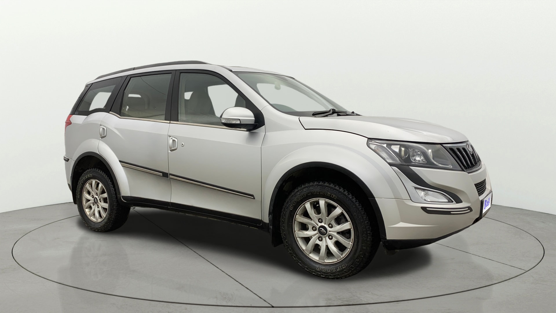 View 2016 Mahindra XUV500 W10 1.99-Litre Image 15 Used 2016 Mahindra XUV500 W10 1.99-Litre Image 15