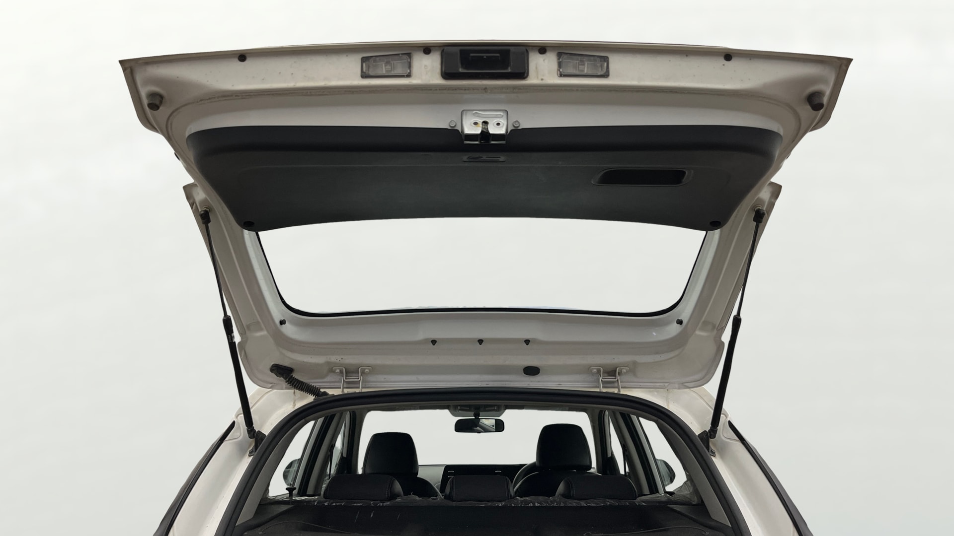 View 2023 Kia Sonet HTK Plus iMT Petrol Image 16 Used 2023 Kia Sonet HTK Plus iMT Petrol Image 16