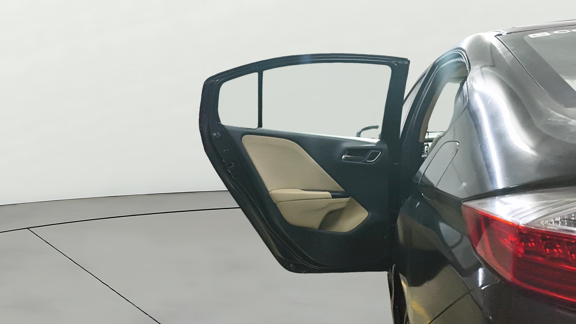 View 2019 Honda City ZX MT Diesel Anniversary Edition Image 23 Used 2019 Honda City ZX MT Diesel Anniversary Edition Image 23