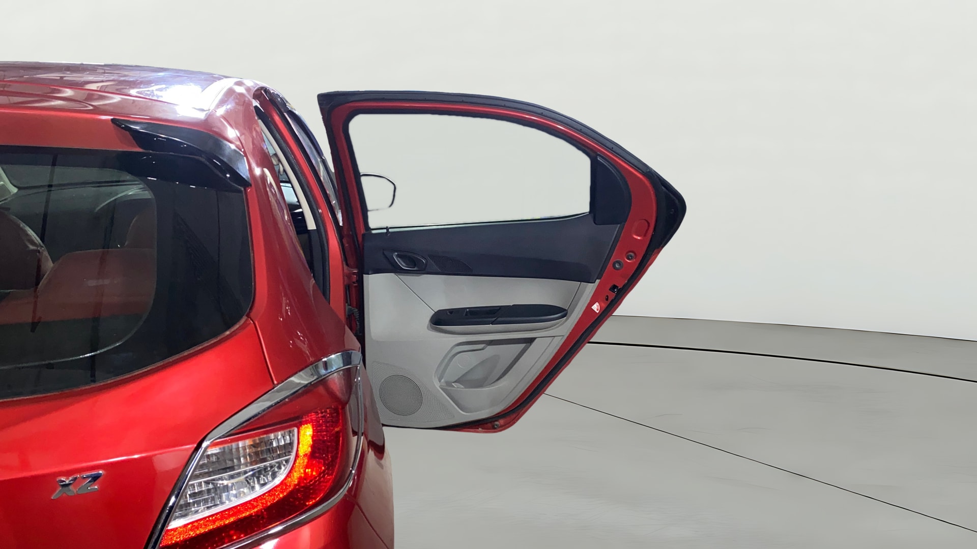 View 2019 Tata Tiago Revotorq XB Image 7 Used 2019 Tata Tiago Revotorq XB Image 7