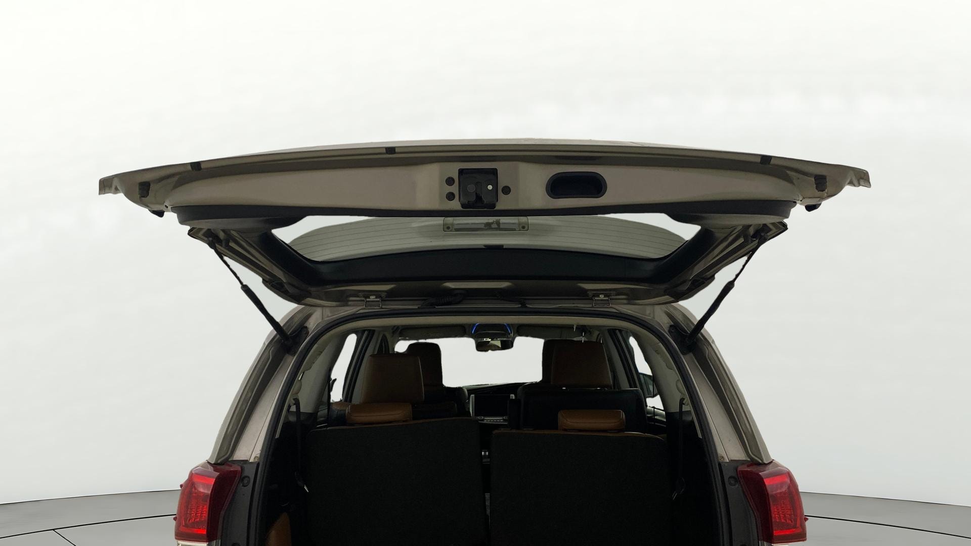 Used 2018 Toyota Innova Crysta Used 2018 Toyota Innova Crysta