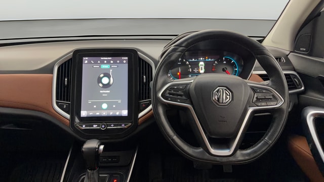 View MG Hector Plus Image 14 Used MG Hector Plus Image 14