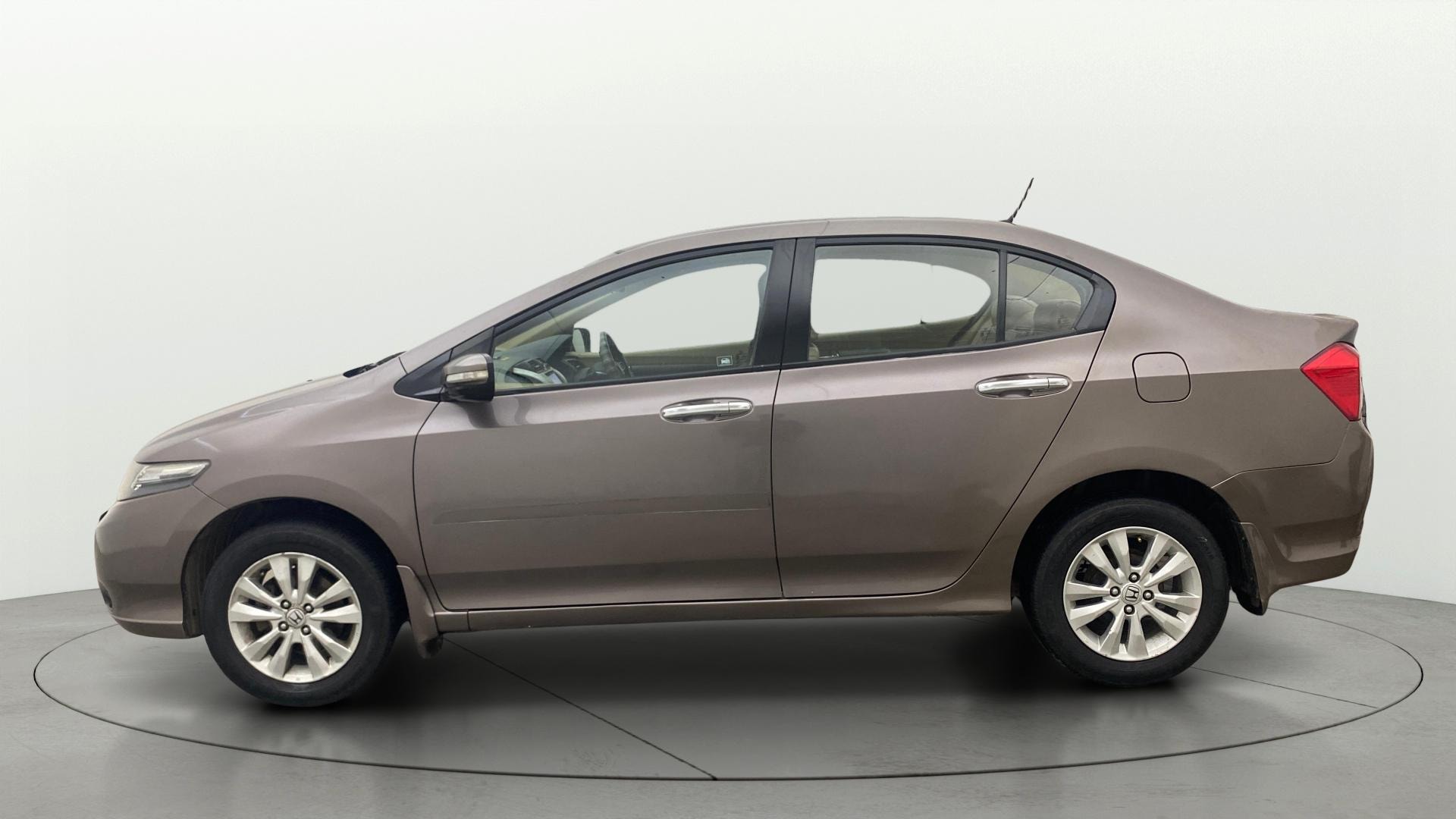 View 2013 Honda City ZX MT Diesel Anniversary Edition Image 6 Used 2013 Honda City ZX MT Diesel Anniversary Edition Image 6