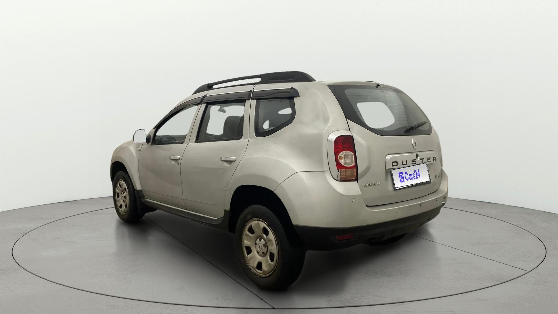 View 2015 Renault Duster Diesel 85PS STD Image 2 Used 2015 Renault Duster Diesel 85PS STD Image 2