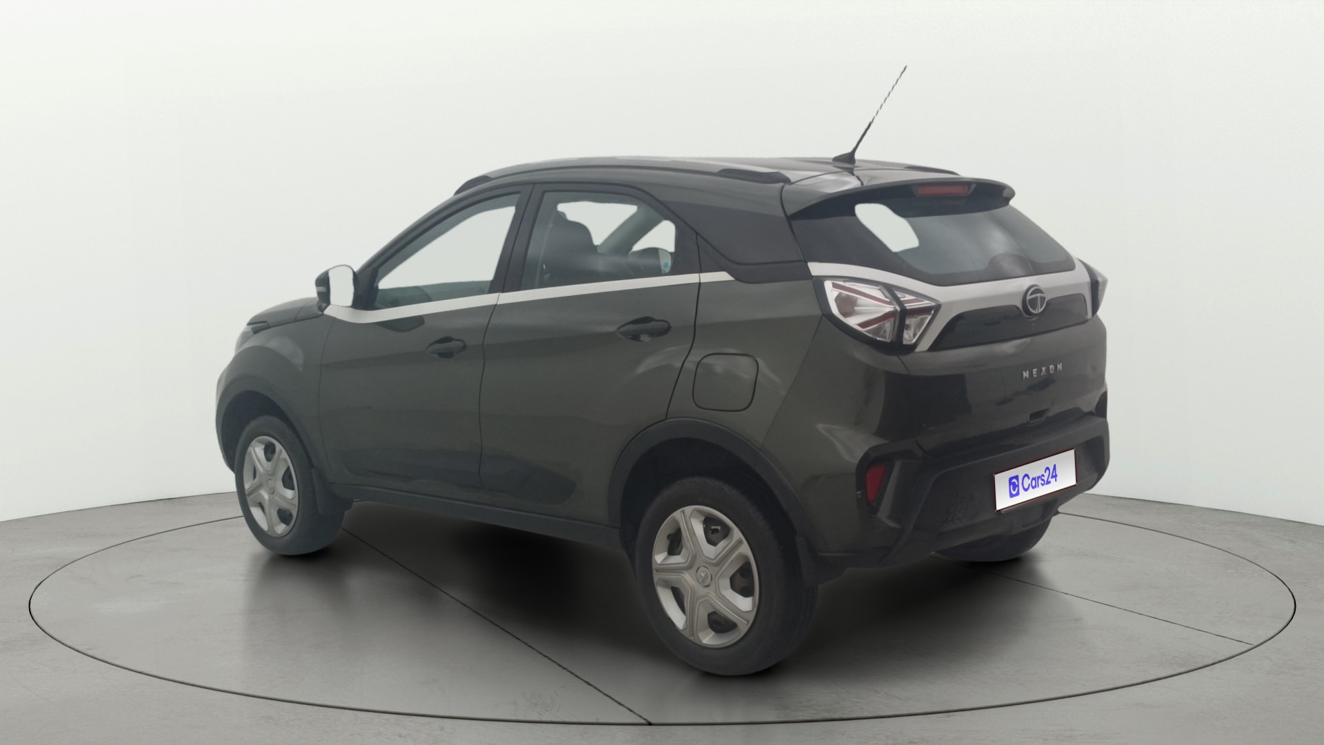 View 2022 Tata Nexon Revotron XM Image 2 Used 2022 Tata Nexon Revotron XM Image 2