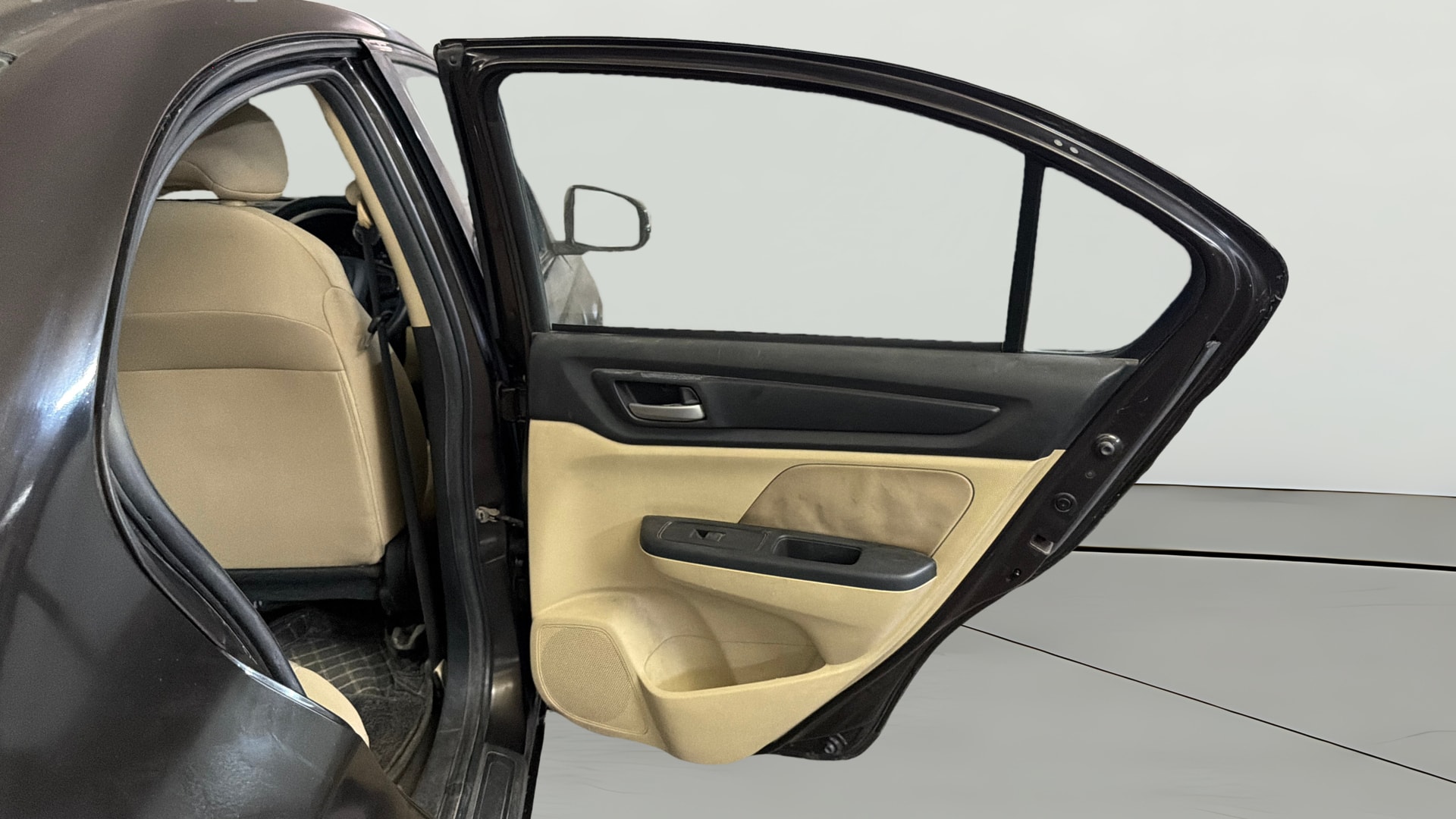 View 2018 Honda Amaze E MT Petrol BS IV Image 7 Used 2018 Honda Amaze E MT Petrol BS IV Image 7