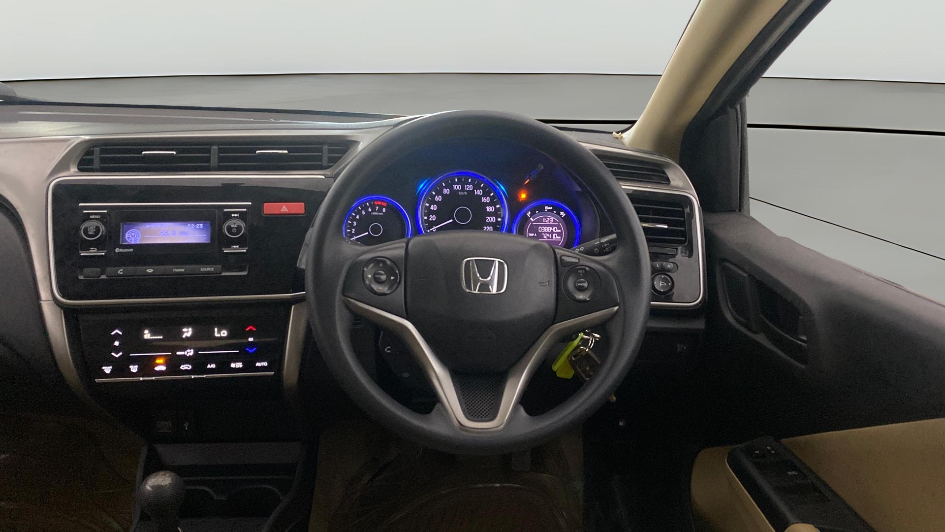 View 2015 Honda City ZX MT Diesel Anniversary Edition Image 21 Used 2015 Honda City ZX MT Diesel Anniversary Edition Image 21