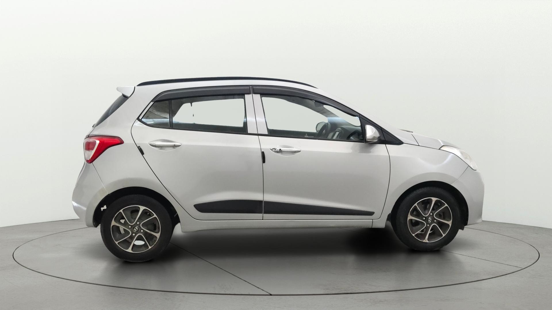 View 2017 Hyundai Grand i10 1.2 Asta Petrol Image 8 Used 2017 Hyundai Grand i10 1.2 Asta Petrol Image 8