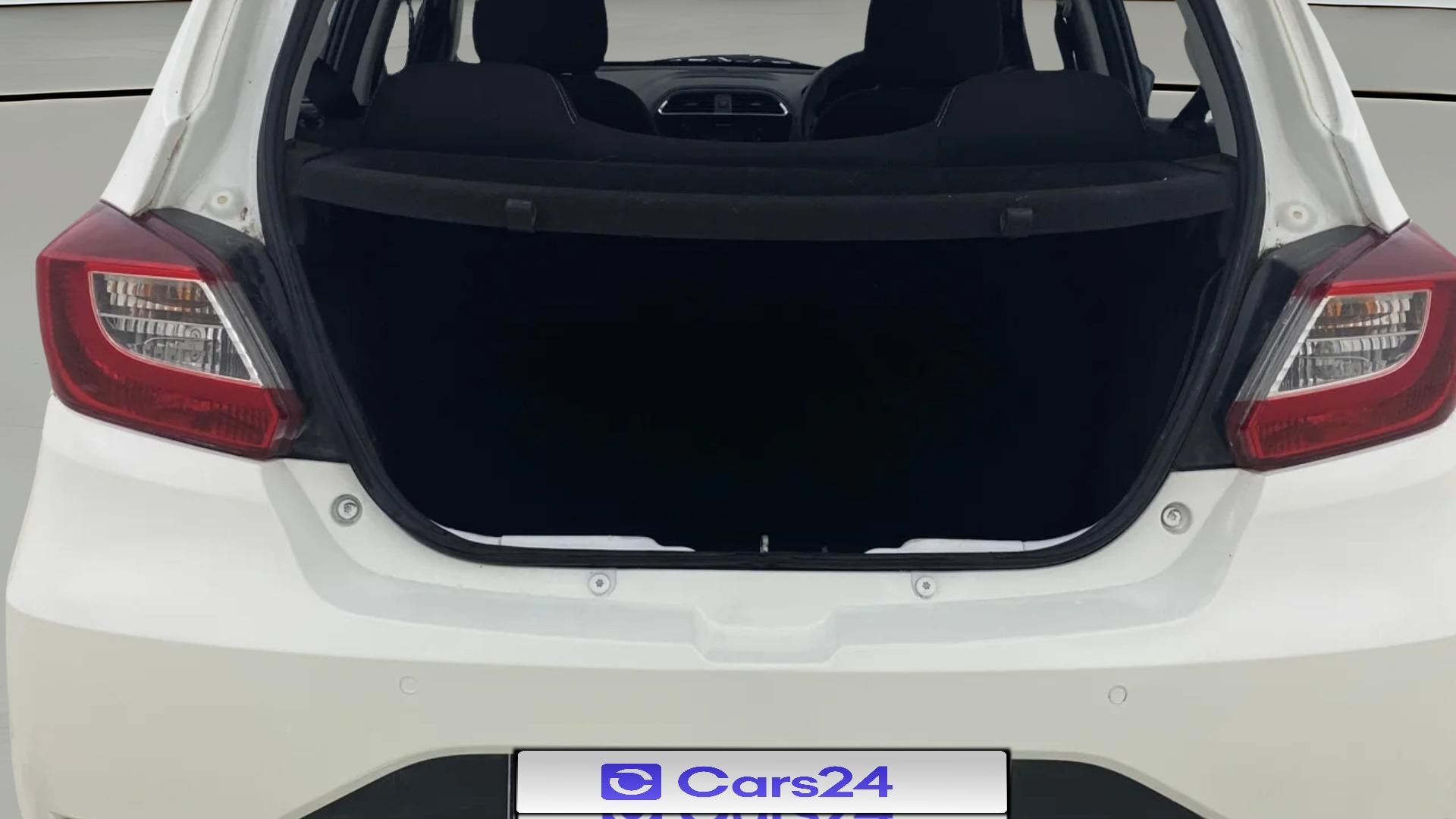 View 2023 Tata Tiago Revotorq XB Image 37 Used 2023 Tata Tiago Revotorq XB Image 37