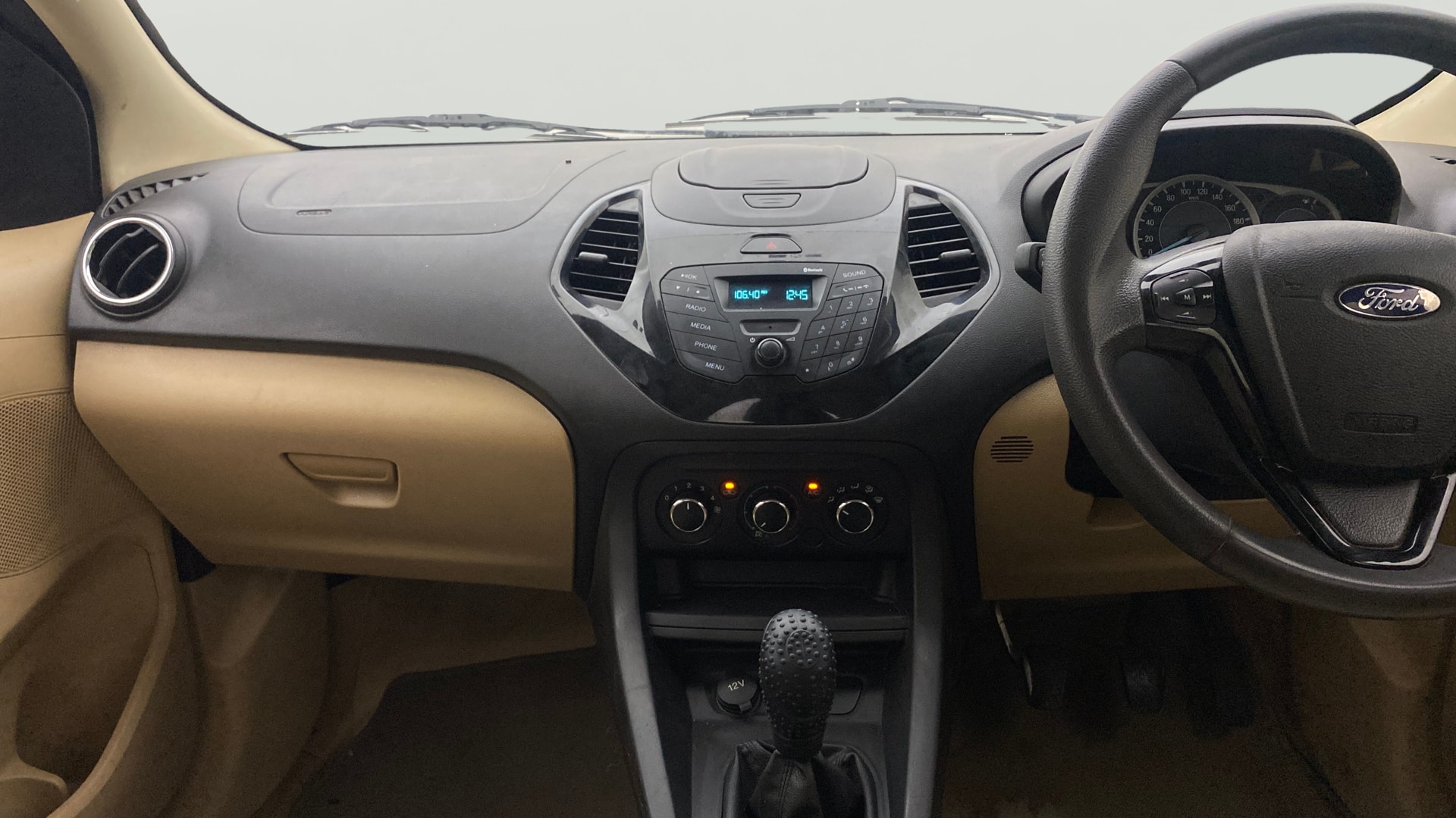 View 2016 Ford Figo Aspire 1.2P Ambiente MT BS IV Image 17 Used 2016 Ford Figo Aspire 1.2P Ambiente MT BS IV Image 17