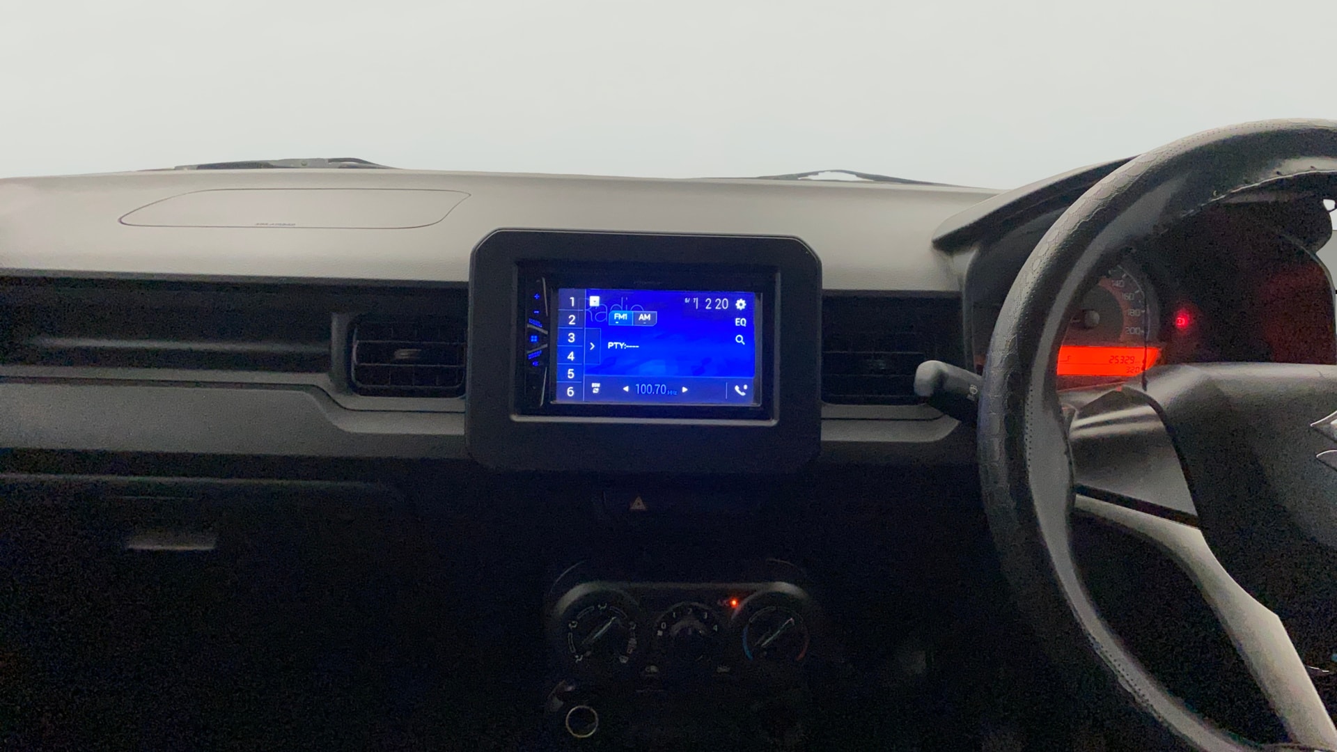 View 2021 Maruti Suzuki 1000 Base Variant Image 31 Used 2021 Maruti Suzuki 1000 Base Variant Image 31