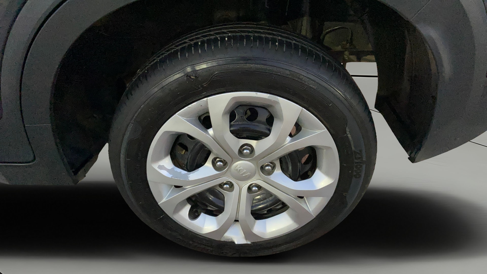 View 2021 Kia Sonet HTE Petrol Image 11 Used 2021 Kia Sonet HTE Petrol Image 11