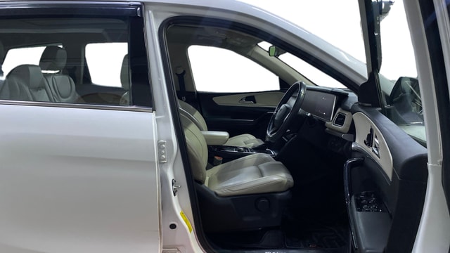 View Mahindra XUV700 Image 19 Used Mahindra XUV700 Image 19