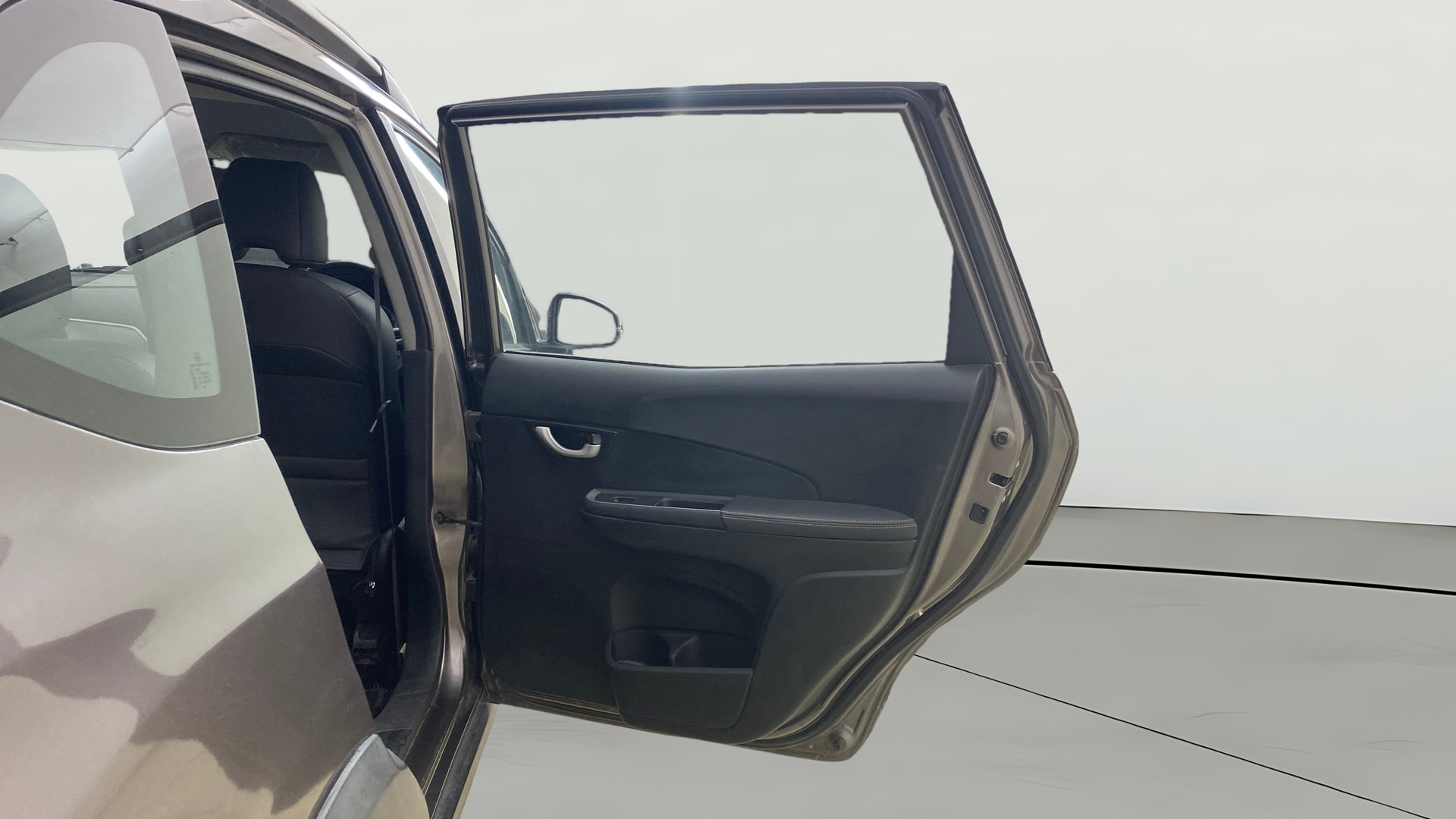 View 2016 Honda BR-V E Diesel Image 5 Used 2016 Honda BR-V E Diesel Image 5