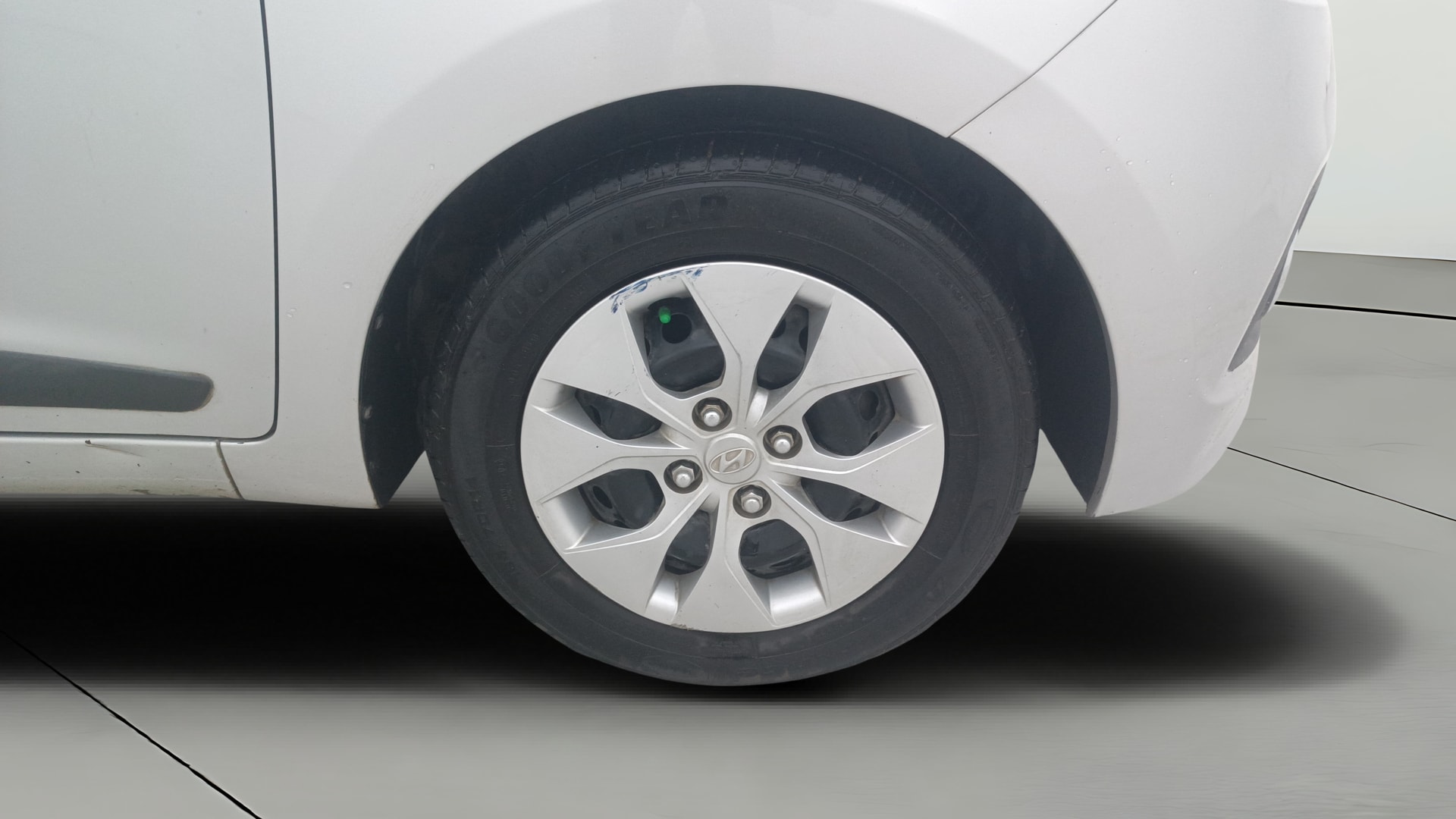 View 2014 Hyundai Xcent S Diesel Image 39 Used 2014 Hyundai Xcent S Diesel Image 39