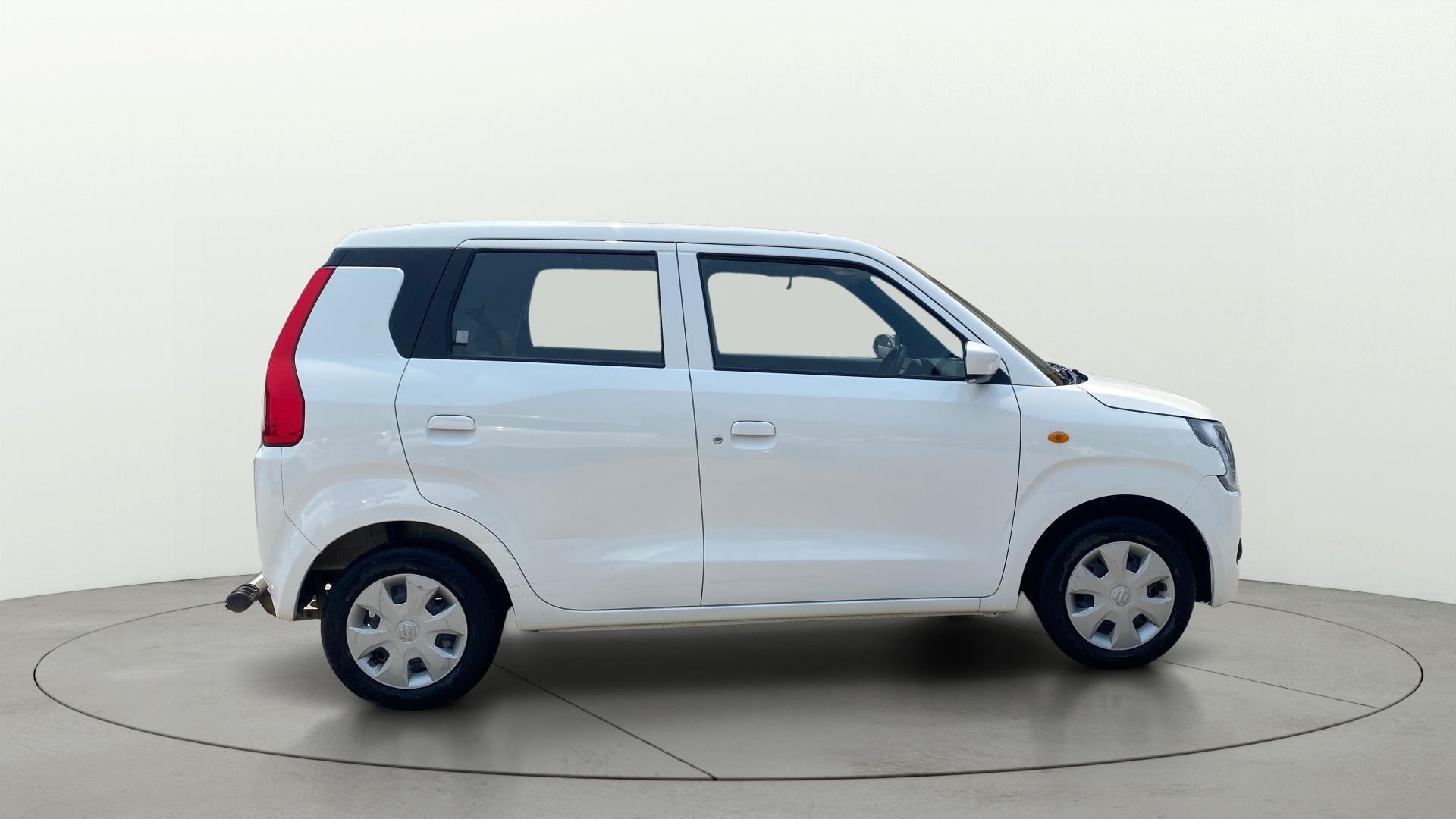 View 2024 Maruti Suzuki 1000 Base Variant Image 8 Used 2024 Maruti Suzuki 1000 Base Variant Image 8