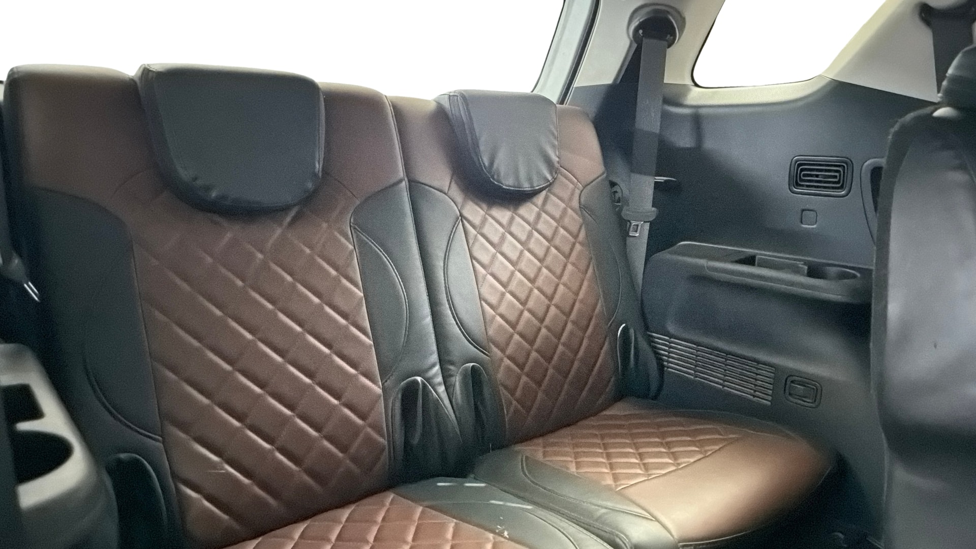 View 2022 Hyundai Alcazar Prestige 6 Seater MT Petrol Image 10 Used 2022 Hyundai Alcazar Prestige 6 Seater MT Petrol Image 10