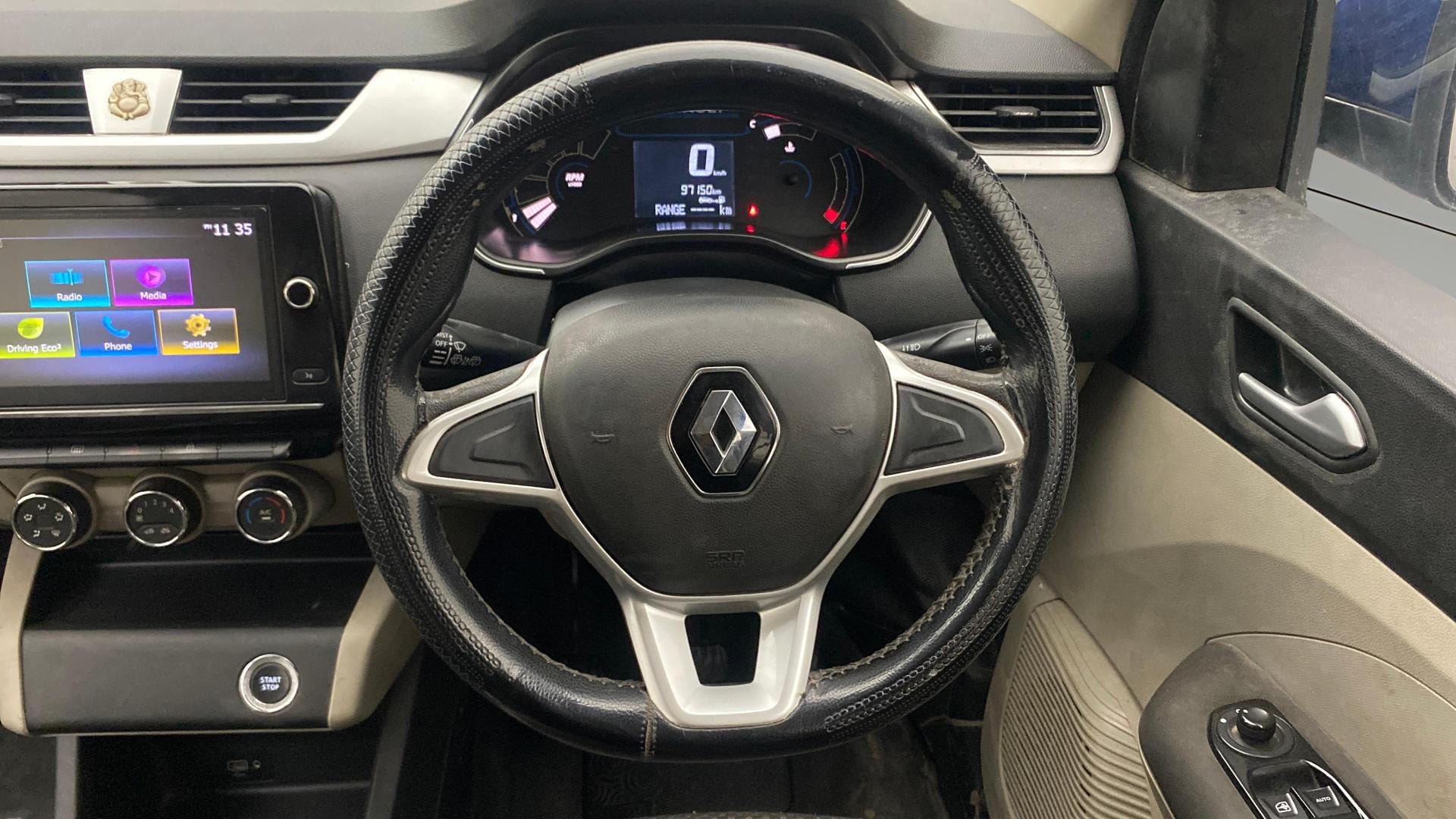 View 2020 Renault Triber RXZ Image 21 Used 2020 Renault Triber RXZ Image 21