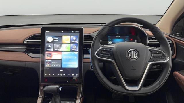 View MG Hector Plus Image 14 Used MG Hector Plus Image 14