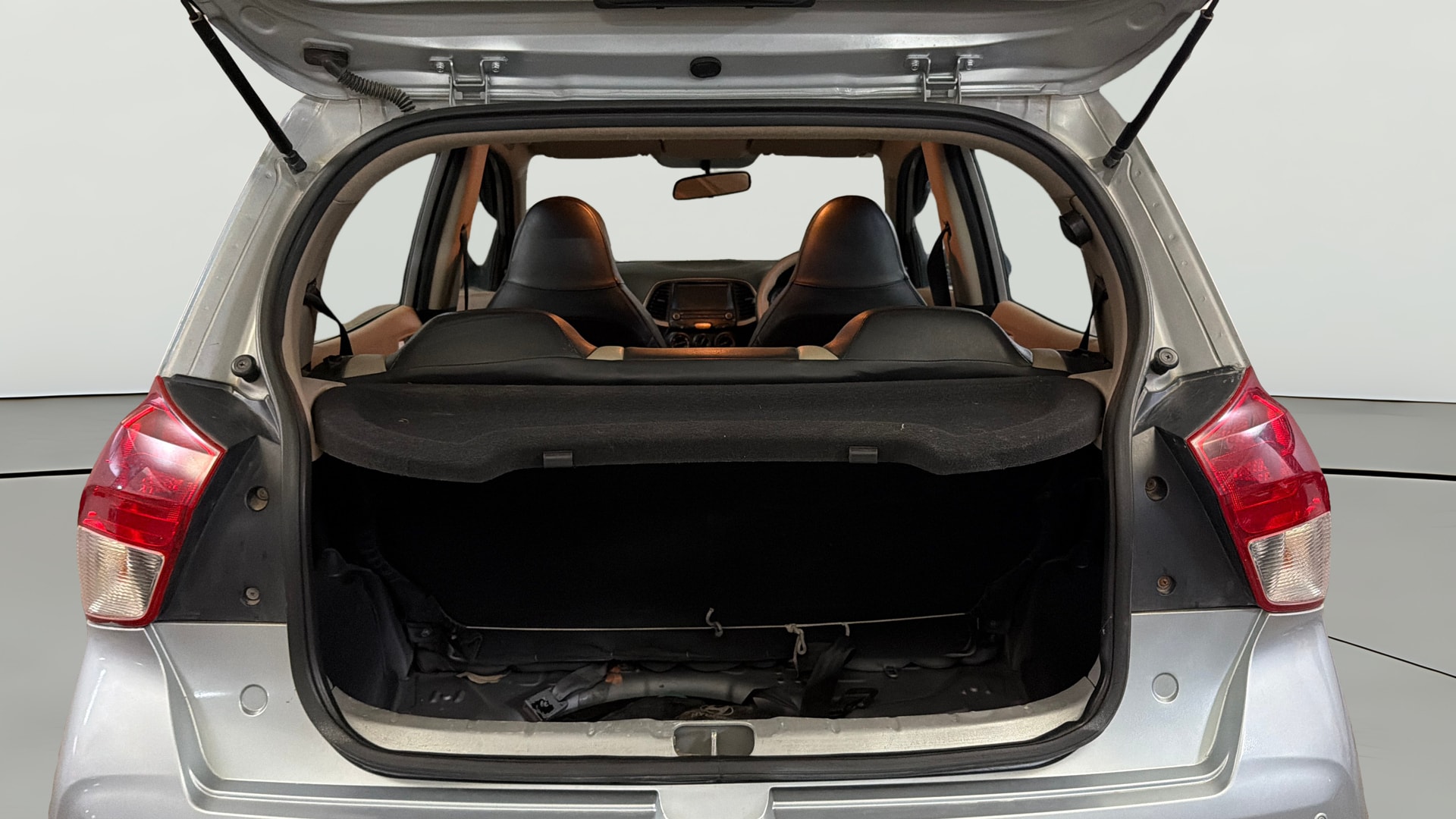 View 2018 Hyundai New Santro D-Lite Petrol Image 38 Used 2018 Hyundai New Santro D-Lite Petrol Image 38