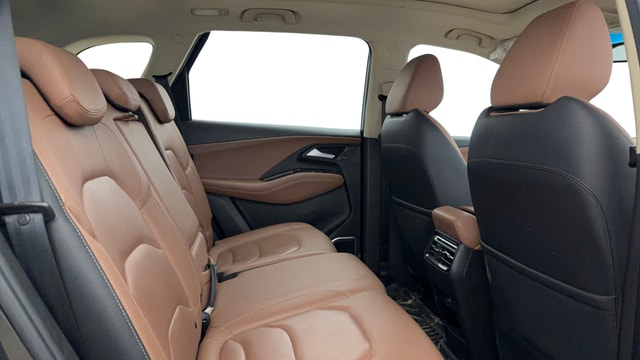 View MG Hector Plus Image 38 Used MG Hector Plus Image 38