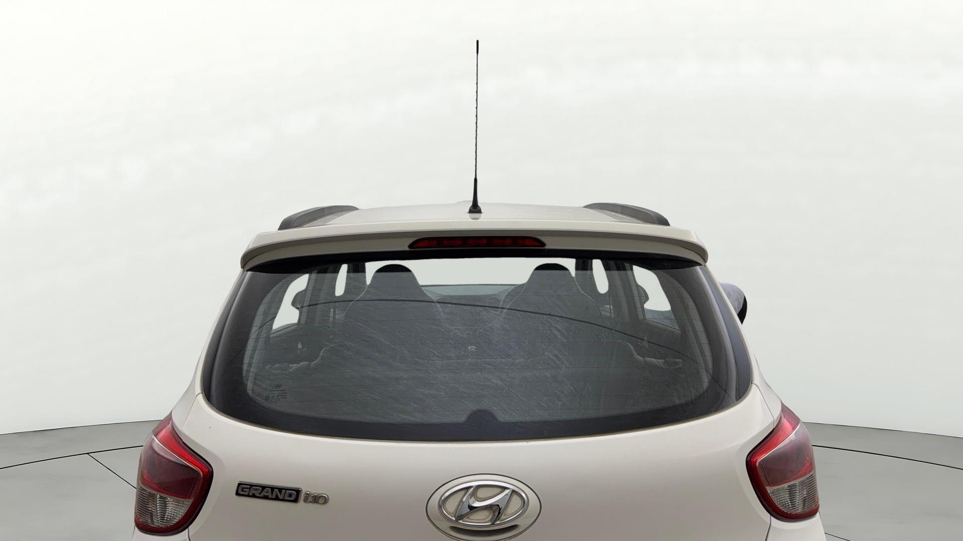View 2016 Hyundai Grand i10 1.2 Asta Petrol Image 3 Used 2016 Hyundai Grand i10 1.2 Asta Petrol Image 3