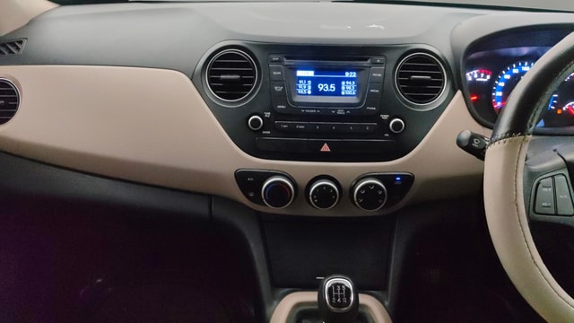 View Hyundai Xcent Image 17 Used Hyundai Xcent Image 17