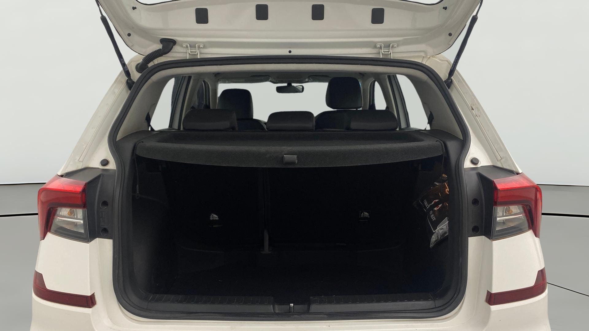 View 2023 Skoda Kushaq Style 1.0 TSI MT Image 39 Used 2023 Skoda Kushaq Style 1.0 TSI MT Image 39