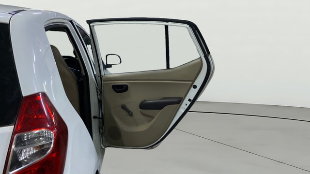 View Hyundai i10 Image 5 Used Hyundai i10 Image 5